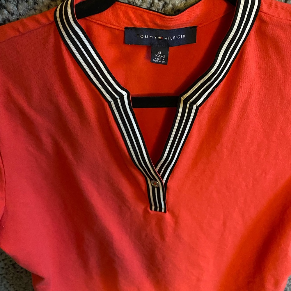 Tommy Hilfiger Coral Crop Top with Striped V-Notch - Picture 10 of 11